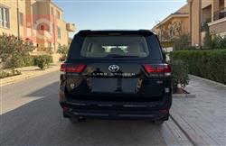 تۆیۆتا لاند کروزەر